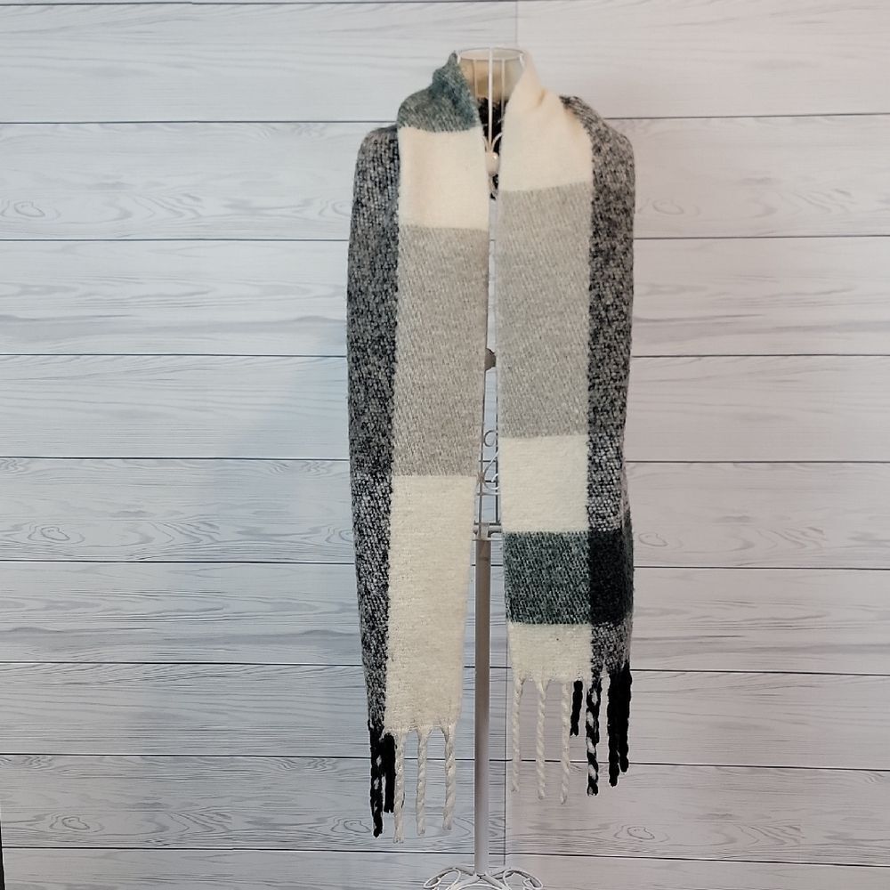 David and Young Oversized Plaid Scarf - Grey, White, and Black One Size 12"X80"